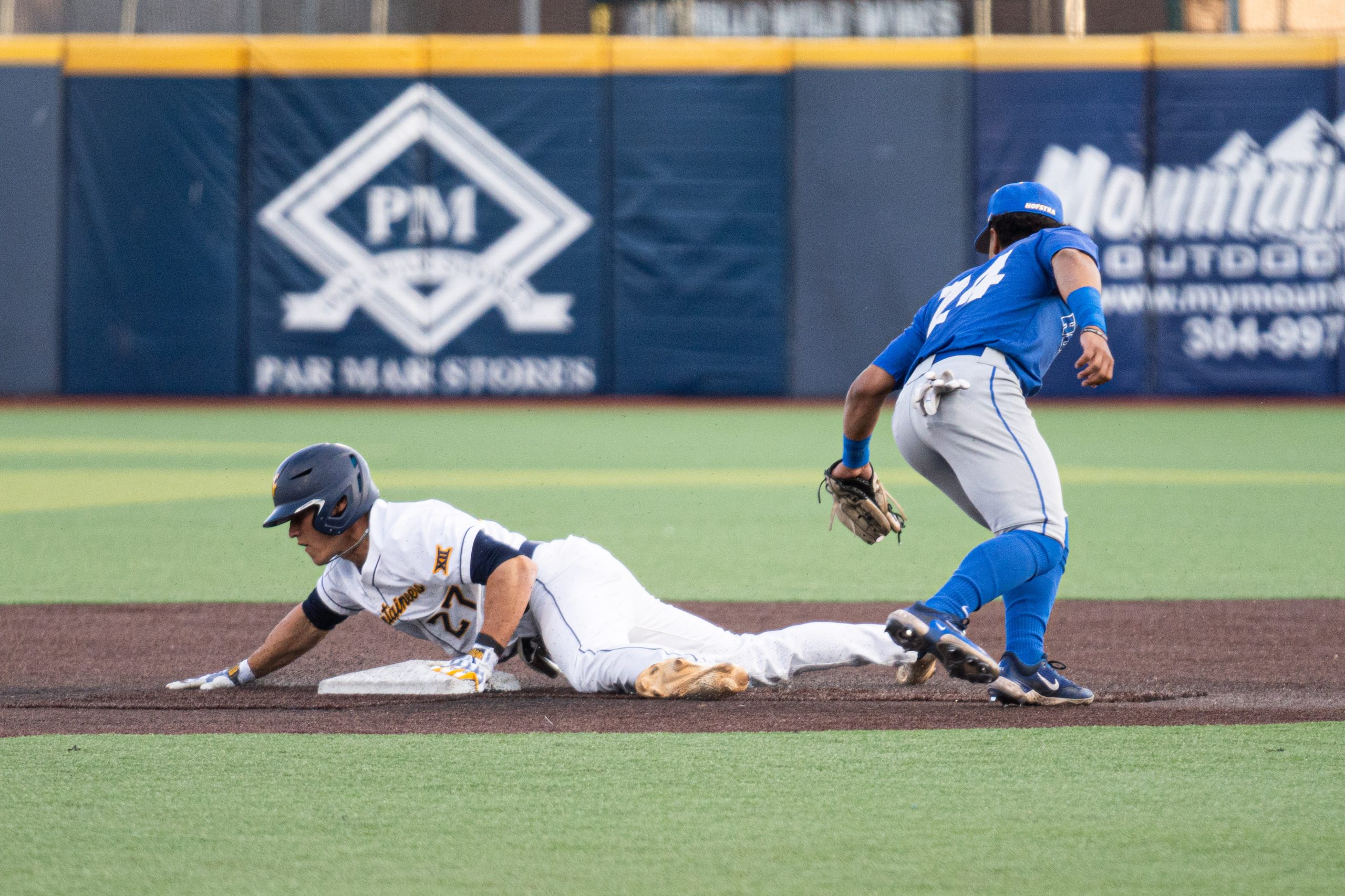 Hofstra holds off WVU ninth-inning rally to pull off 4-2 upset against the No. 24 Mountaineers